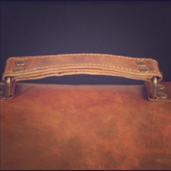 GRUNTLUXURY Handmade Leather Briefcase - Picture 3 of 5